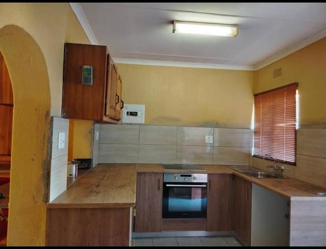2 BEDROOM PROPERTY TO RENT IN PENINA PARK